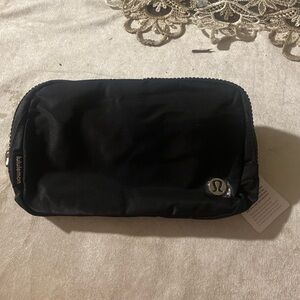Lululemon Everywhere Belt Bag